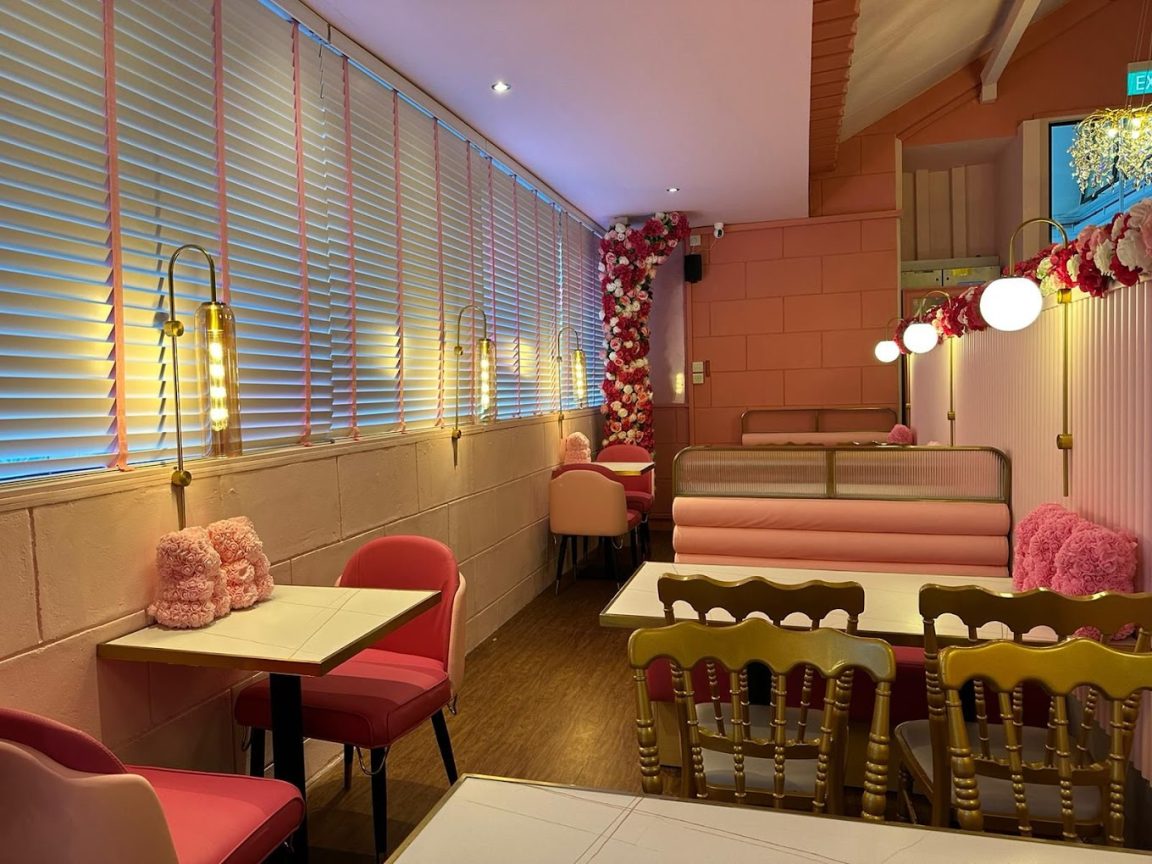 GALANGAL PINKTHEMED FLORAL THAI CAFÉ HIDDEN AT A BASKETBALL COURT IN BISHAN CLUBHOUSE! Shout