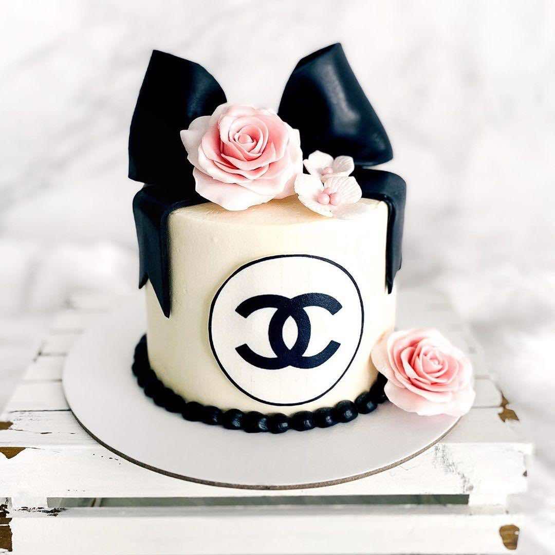 Årvågenhed Næsten Orientalsk Chanel & Louis Vuitton Cakes For Your Atas Girlfriend! – Shout