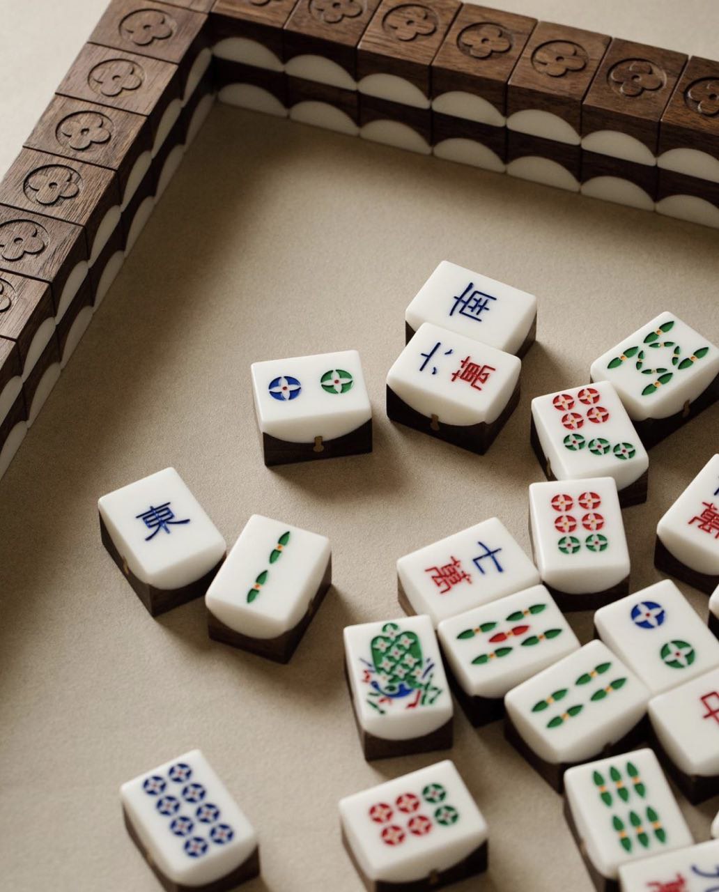 LV Mahjong Set