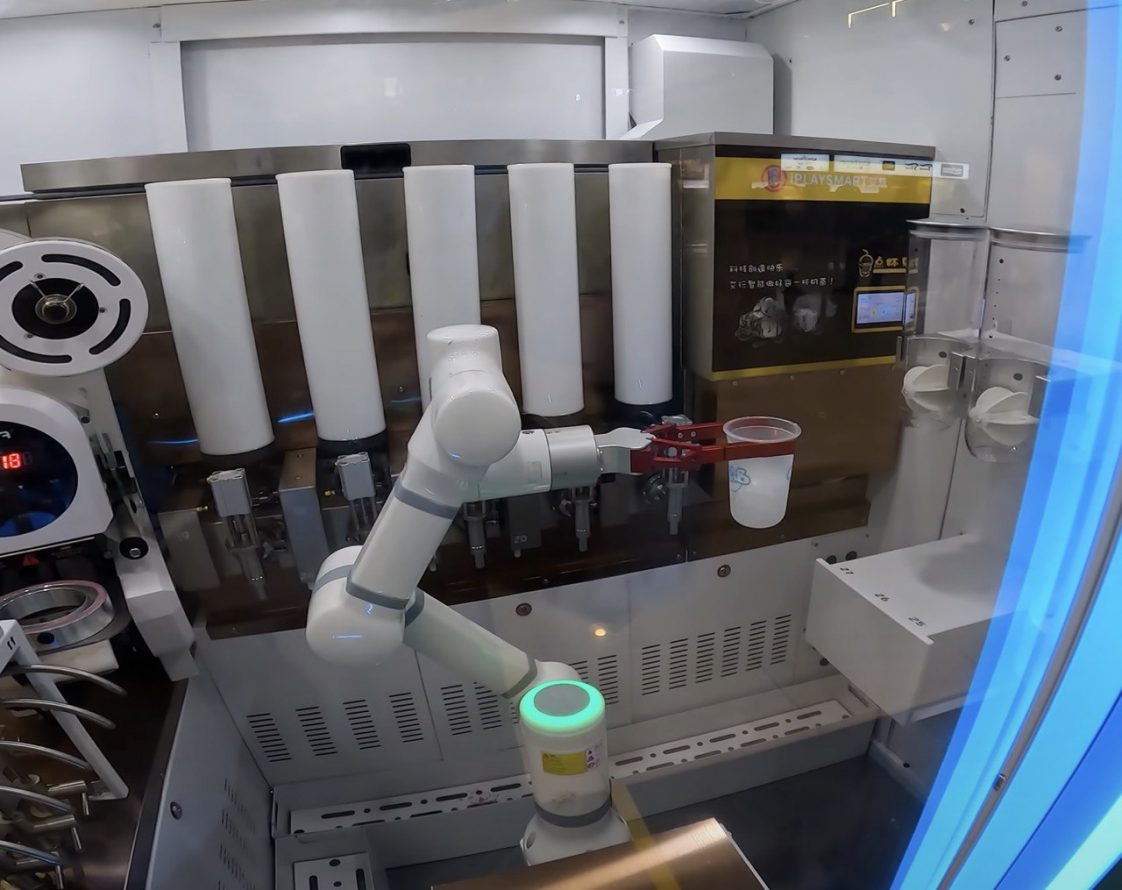 FULLY AUTOMATED VENDING MACHINE THAT MAKES BUBBLE TEA IN SINGAPORE Shout