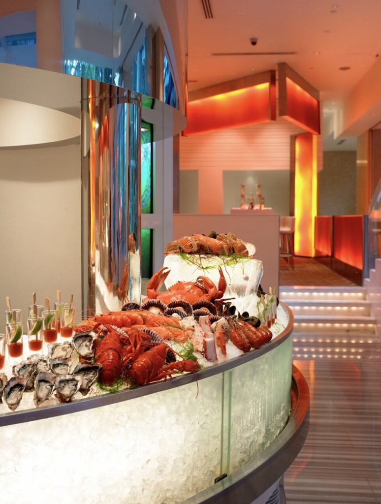 LUXURIOUS & EXTRAVAGANT SEAFOOD BUFFET SPREADS WITH CHEF’S SHOWS