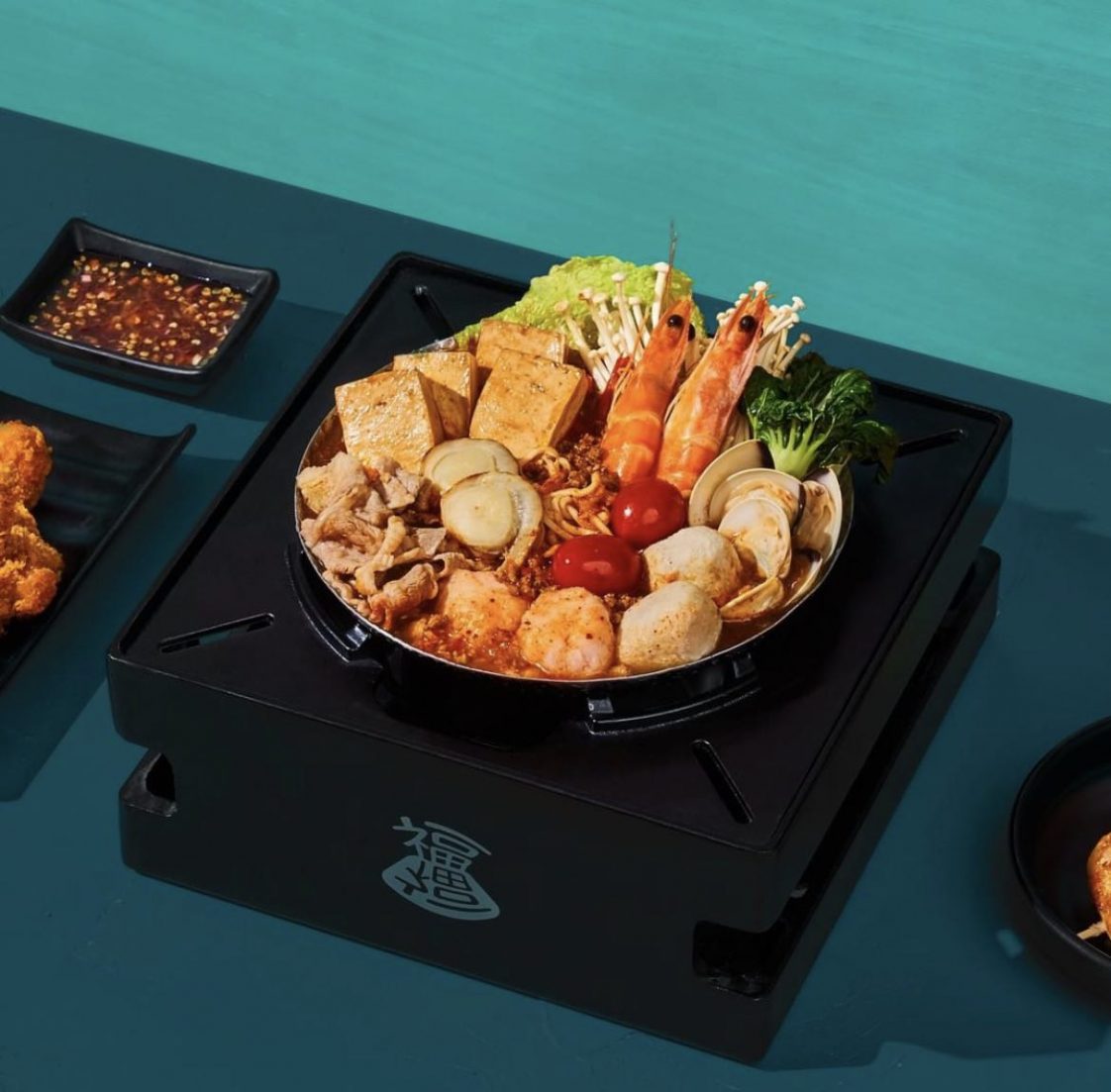 SINGAPORE’S FIRST & ONLY STINKY TOFU PERSONAL HOT POT AT JUST 21! Shout