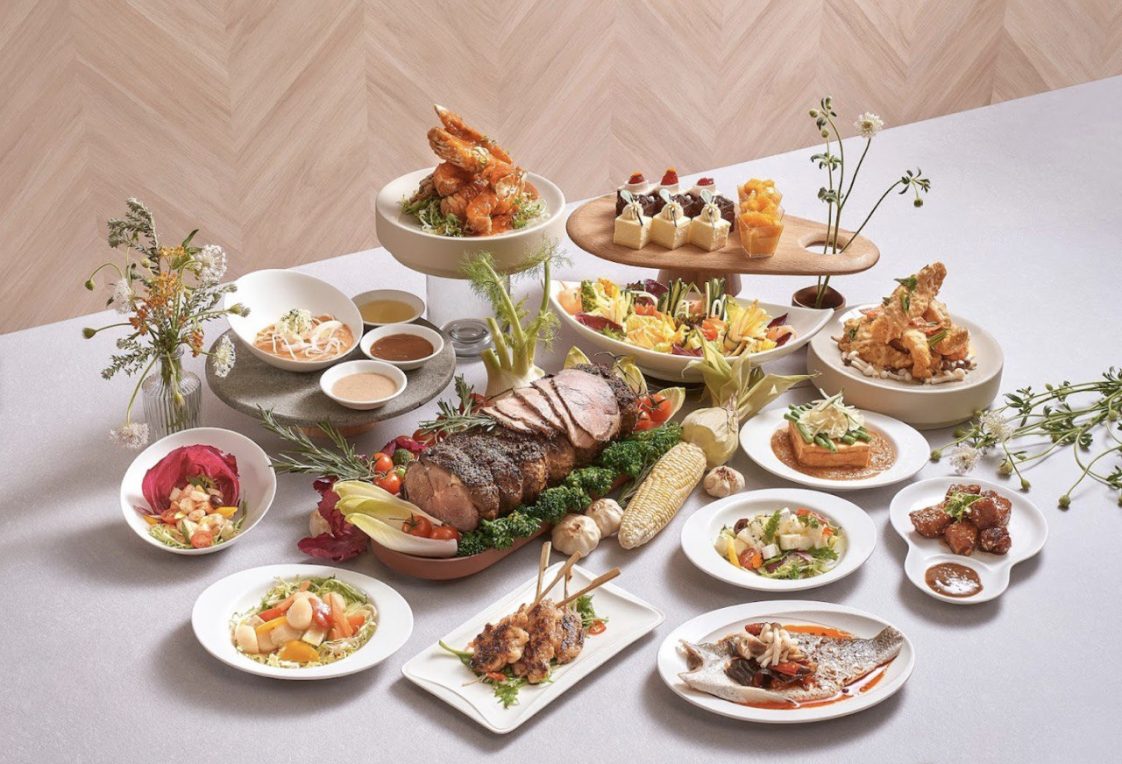 LUXURIOUS 1FOR1 SEAFOOD BUFFET AT CARLTON HOTEL AT 59/PAX TILL 31ST AUGUST 2022! Shout