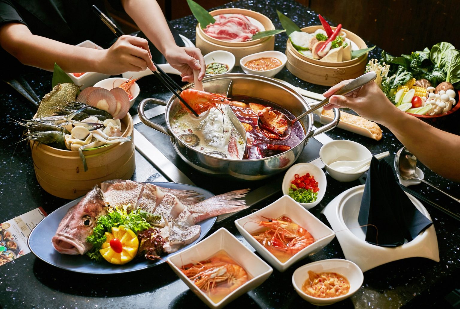 1FOR1 SEAFOOD HOTPOT BUFFET AT M HOTEL FOR 32.50 PER PERSON! Shout