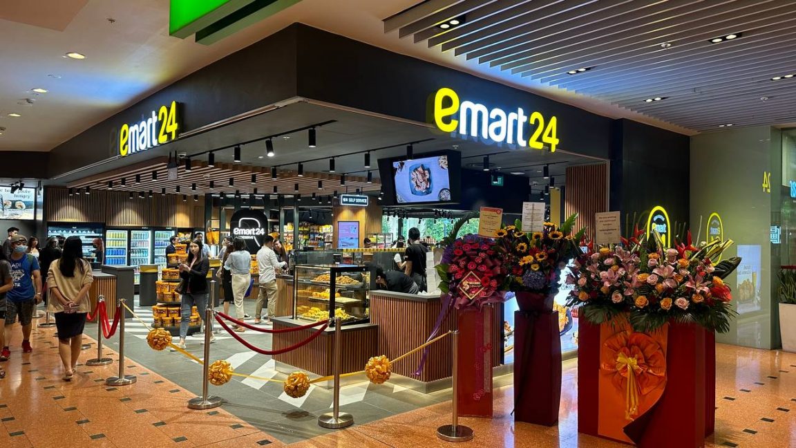 KOREAN CONVENIENCE STORE EMART24 OPENS IN JURONG POINT & NEX WITH