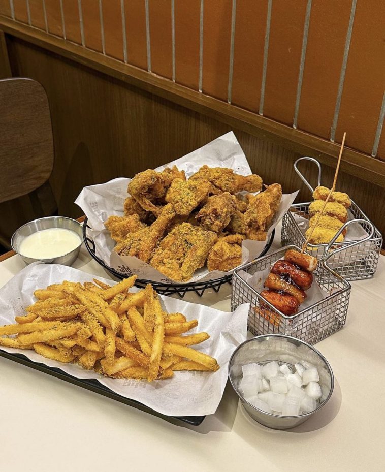 BHC CHICKEN FAMOUS FRIED CHICKEN CHAIN FROM KOREA OPENING IN SINGAPORE