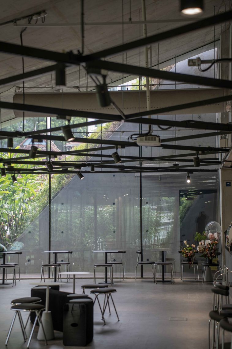 NOWAFTER CAFÉ KOREAN INDUSTRIAL CAFÉ IN ORCHARD LOOKS LIKE AN ART