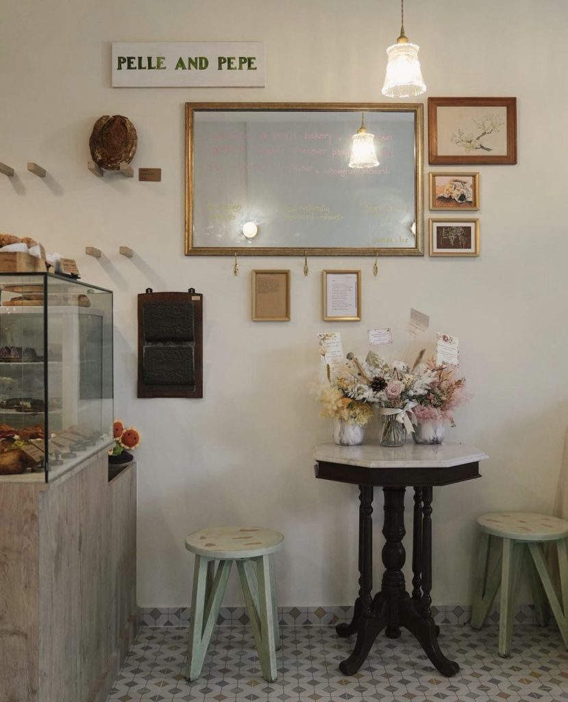 NEW VINTAGE KOREANSTYLE CAFÉ IN JOO CHIAT WITH AESTHETIC BAKES