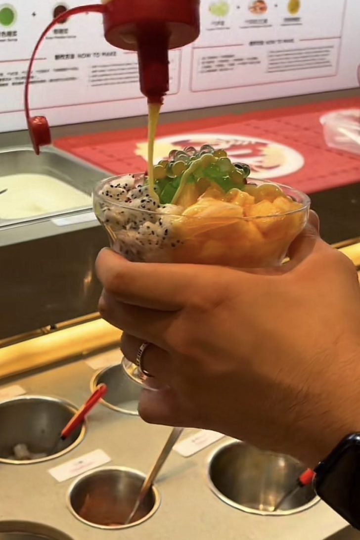 HAI DI LAO BUGIS+ HAS A NEW FREE FLOW DESSERT BAR WITH DIY SHAVED ICE