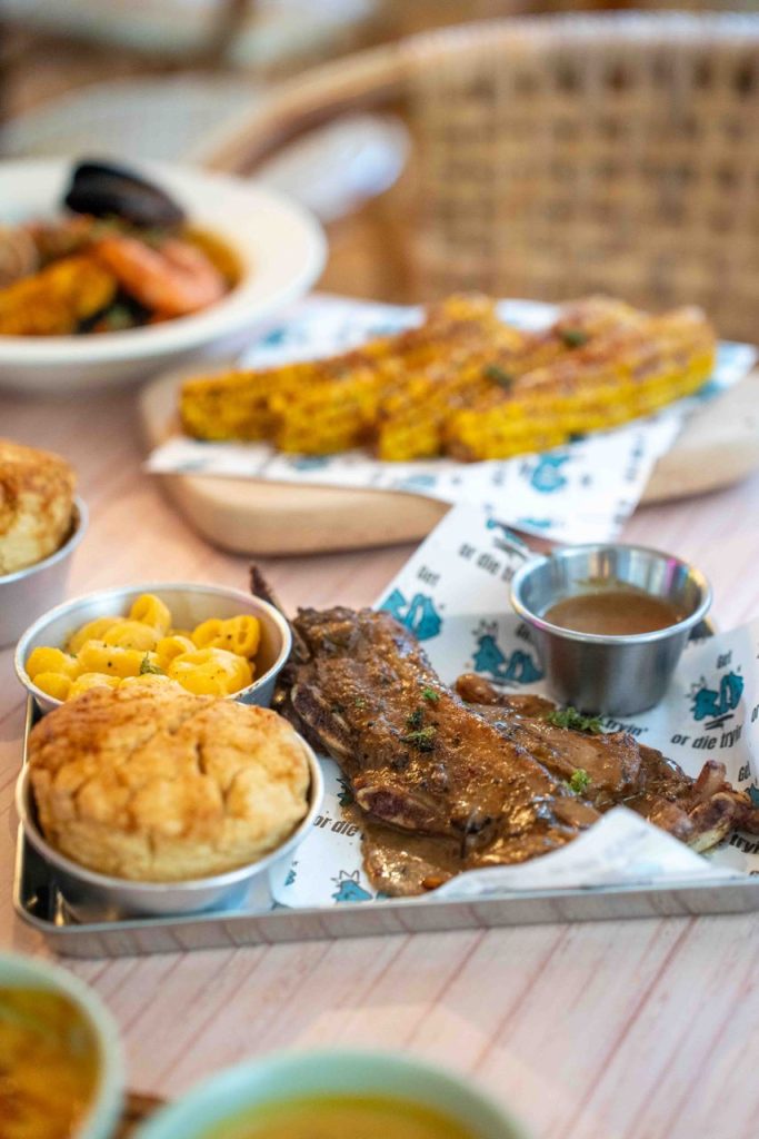 FIRSTEVER HALAL BBQ RIB SPECIALTY RESTAURANT BAR WITH BUILDYOUR OWN