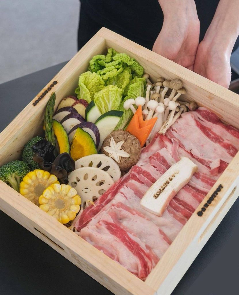 SOTPOT VIRAL KOREAN RICE POT & STEAMED MEAT IN A BOX AT NEW KOREAN