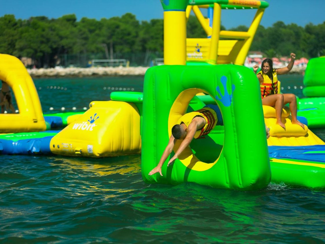 HYDRODASH: FIRST-EVER FLOATING INFLATABLE WATER PARK RE-OPENS AT ...