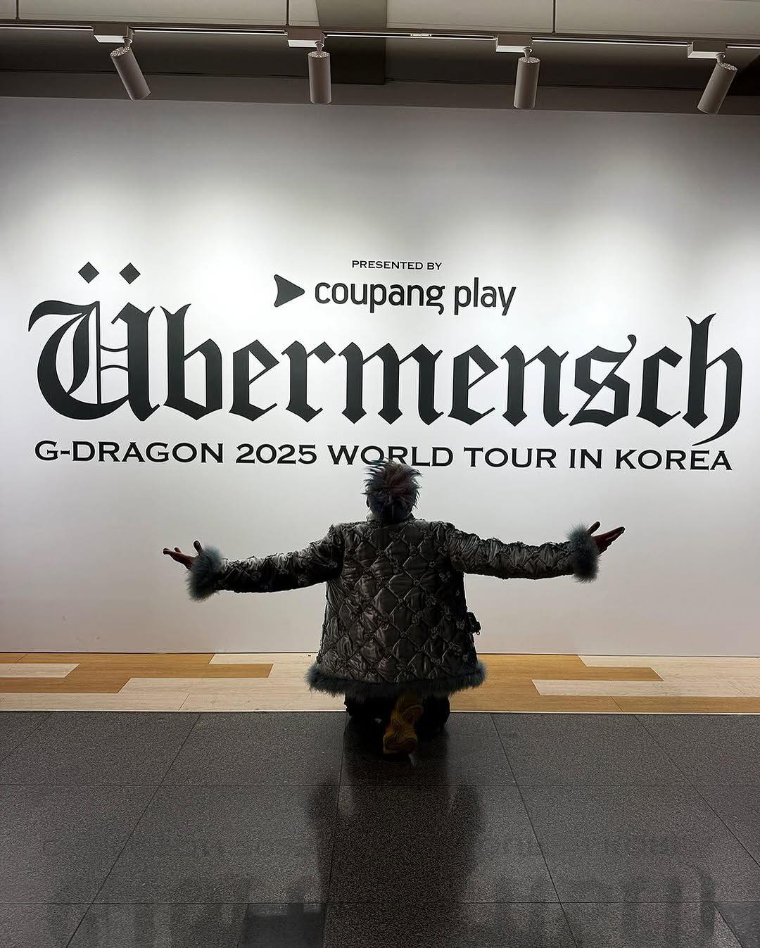 アイドル Gdragon exhibition umbrella set 2 アイドル Gdragon exhibition umbrella set 2 G-DRAGON MEDIA