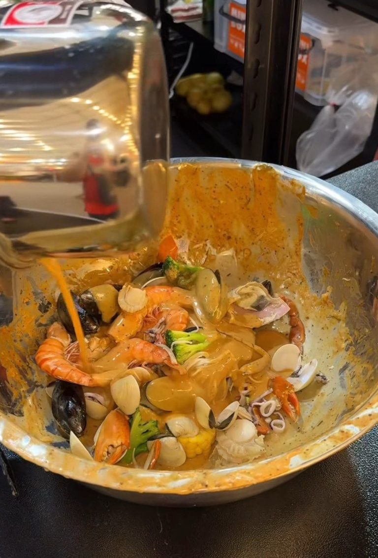 MEGA WOODLANDS MRT PASAR MALAM IS BACK TILL 28TH OCTOBER 2025: SEAFOOD ...